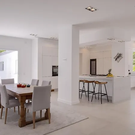 Se Encuentra A Un Corto Paseo De La Playa Holiday home