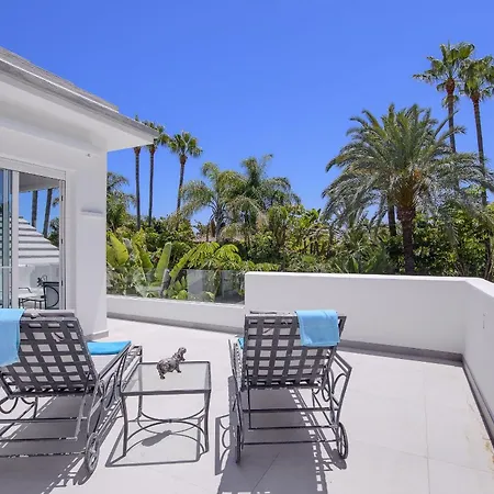 Se Encuentra A Un Corto Paseo De La Playa